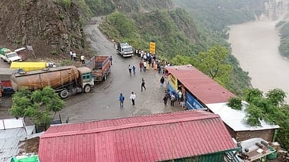 उत्तराखंड में बारिश का कहर, केदारनाथ यात्रा पर लगा ब्रेक, बदरीनाथ-गौरीकुंड हाईवे हुआ बंद 