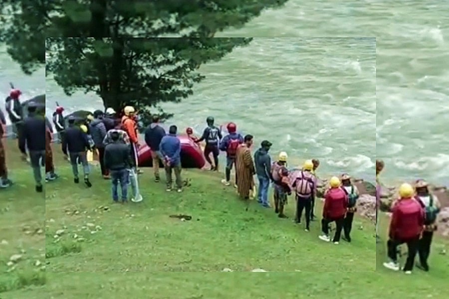 श्रीनगरः तरसर झील हादसे में लापता गाइड का शव मिला, एक पर्यटक अभी भी लापता, तलाश जारी