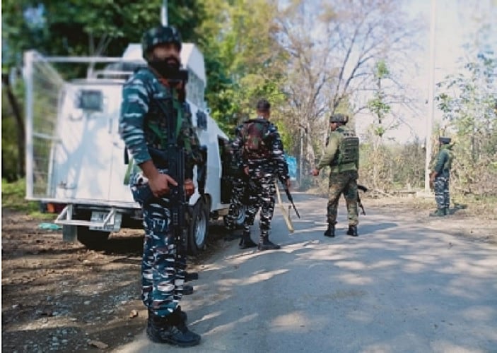 जम्मू-कश्मीर में गैर-स्थानीय लोगों पर आतंकियों का कहर जारी, अब कुलगाम में ग्रामीण बैंक प्रबंधक की हत्या