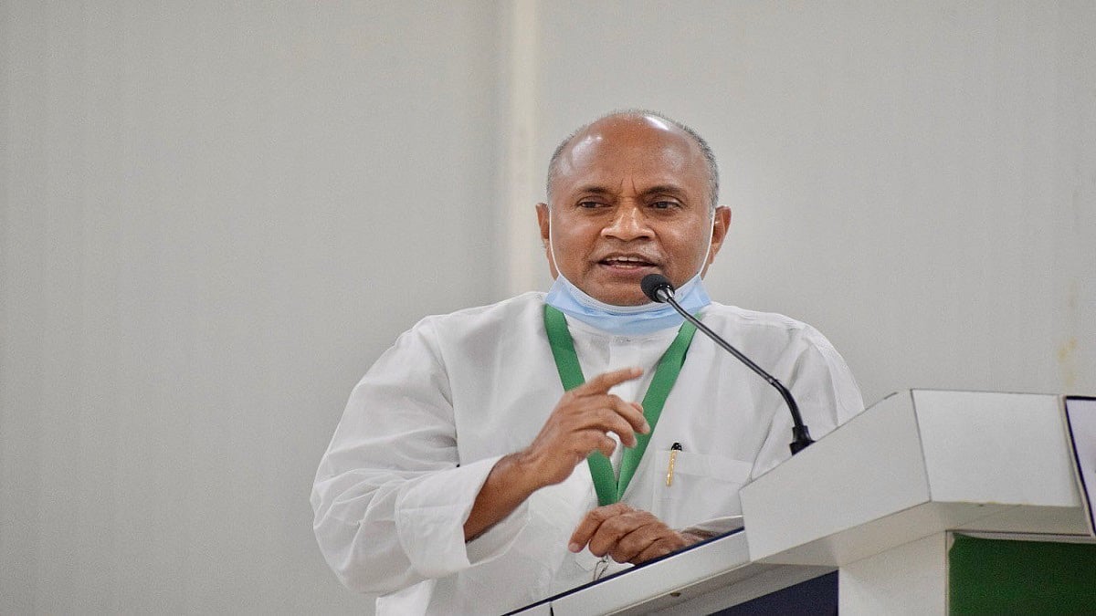 JDU नेता आरसीपी सिंह बीजेपी में शामिल? हैदराबाद एयरपोर्ट पर भाजपा कार्यकर्ताओं ने किया शानदार स्वागत