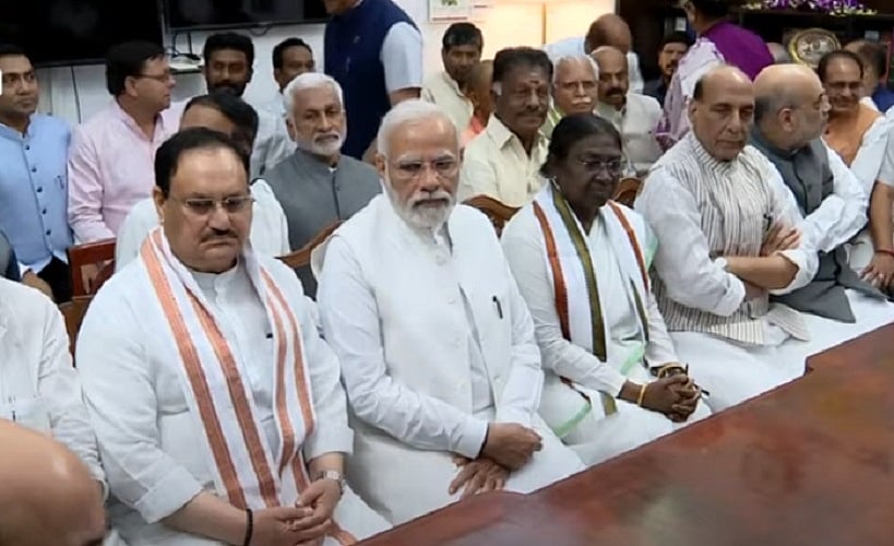 राष्ट्रपति चुनावः NDA की द्रौपदी मुर्मू ने दाखिल किया नामांकन, पीएम मोदी बने प्रस्तावक, BJP के बड़े नेता रहे मौजूद