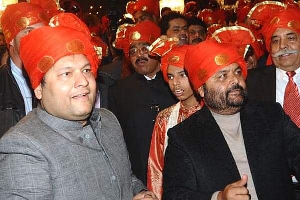 दुबई में गिरफ्तार गुप्ता ब्रदर्स की कहानीः पहले सहारनपुर में चलाई राशन दुकान, फिर चलाई दक्षिण अफ्रीका में सरकार