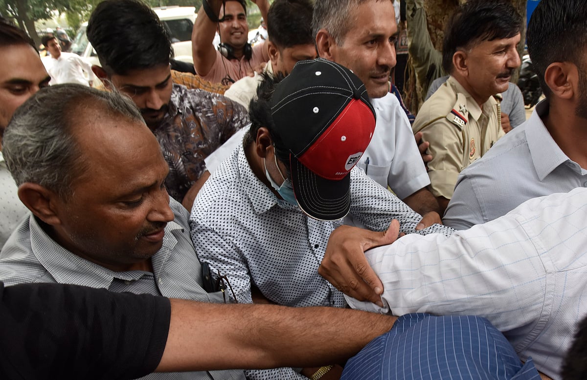 फैक्ट चेकर मोहम्मद जुबैर पर दिल्ली पुलिस ने लगाईं तीन नई धाराएं, जानें पुलिस ने क्यों किया ऐसा