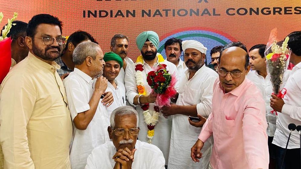 फोटोः @SukhpalKhaira