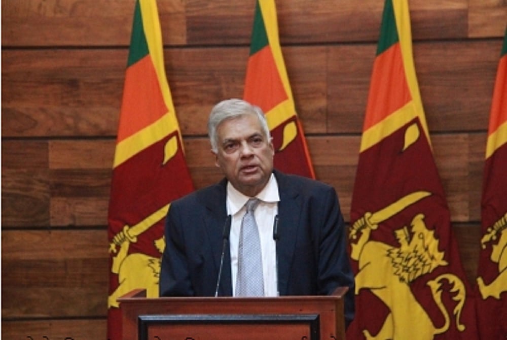 रानिल विक्रमसिंघे ने श्रीलंका के अंतरिम राष्ट्रपति की जिम्मेदारी संभाली, व्यवस्था बहाली के लिए लोगों से मांगा सहयोग