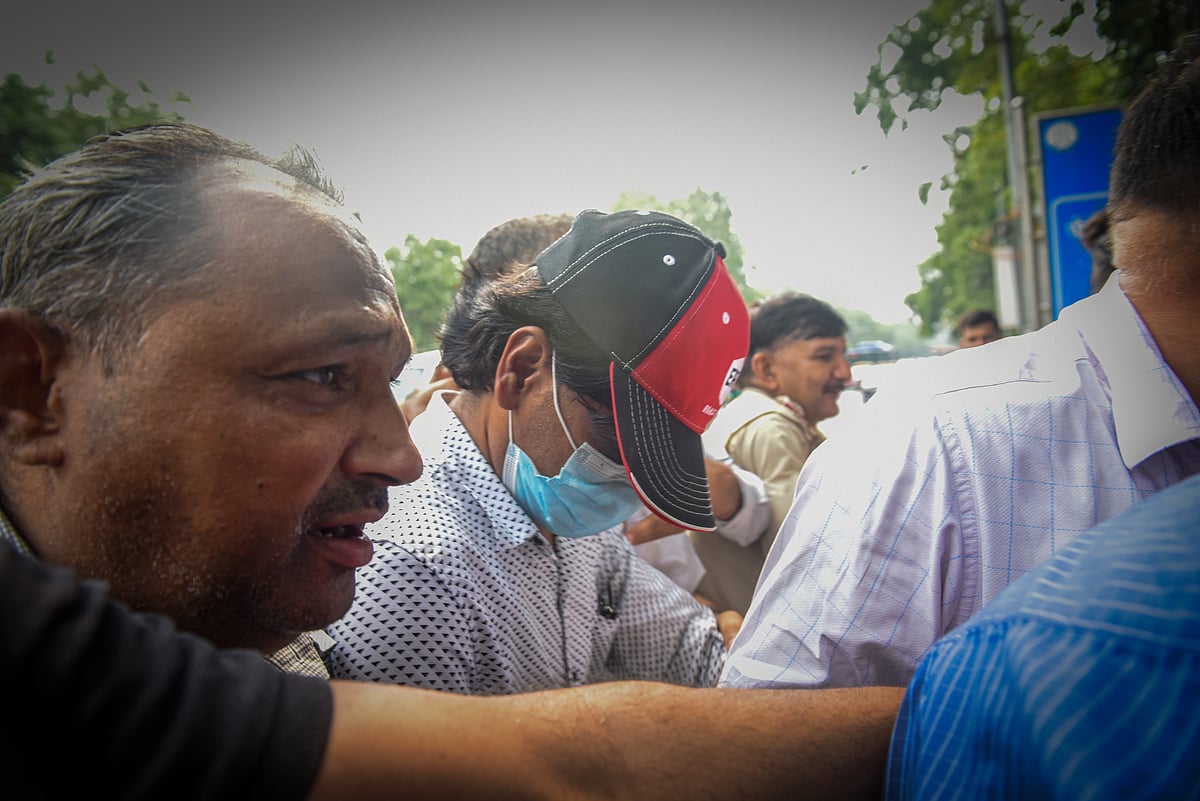 ऑल्ट न्यूज के सह-संस्थापक मोहम्मद जुबैर को SC से राहत, बुधवार तक कार्रवाई पर लगाई रोक, UP पुलिस को दिए निर्देश