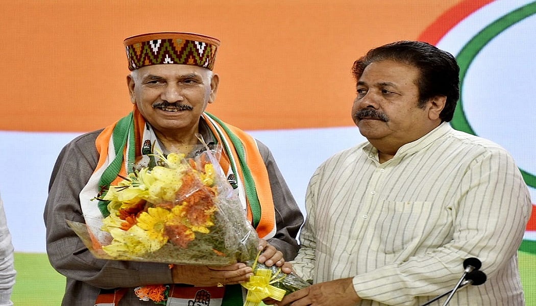 हिमाचल विधानसभा चुनाव से पहले BJP को बड़ा झटका! बीजेपी के पूर्व अध्‍यक्ष खीमी राम शर्मा ने थामा कांग्रेस का 'हाथ'