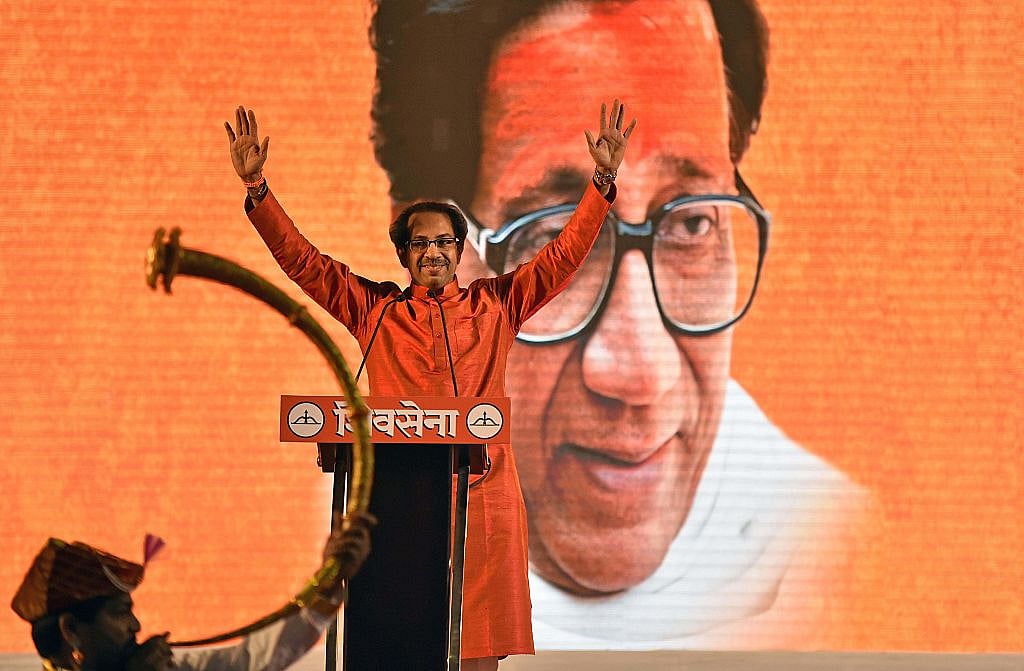 खरी-खरी: शिवसेना को भी क्या जनता पार्टी और जनता दल जैसी राजनीतिक विखंडन की तरफ धकेलने में कामयाब हो जाएगा संघ!
