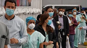 कोरोना की पांचवीं लहर की चपेट में कोलंबिया, एक हफ्ते में 132 मौतें, 23,667 नए मामले दर्ज