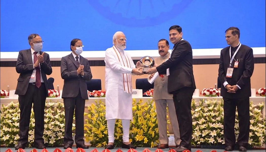 वाराणसी: 24 घंटे में कैसे रुका PM मोदी के पसंदीदा DM का ट्रांसफर? जानें कौन हैं जिलाधिकारी कौशल राज शर्मा
