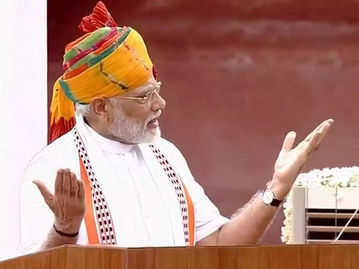 विष्णु नागर का व्यंग्य: देशभक्ति साबित करने वालों को स्वर्ण अवसर दे रही सरकार, बस करने होंगे 25 से 50 रुपए का बलिदान!