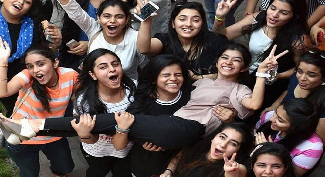 RBSE 12th Result 2026: 96.23% छात्र पास, साइंस-आर्ट्स में बेटियों ने मारी बाजी, कॉमर्स में लड़के आगे