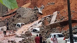 कर्नाटक में भारी बारिश बनी आफत, कई हिस्सों में कहर जारी, बाढ़-भूस्खलन का खतरा
