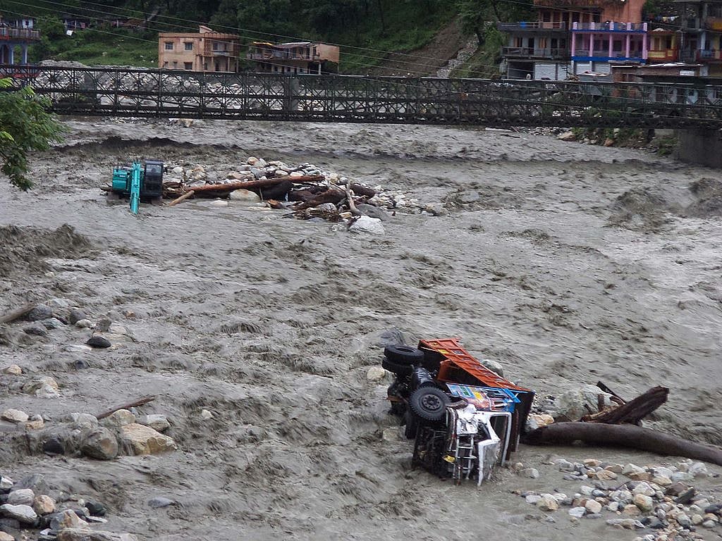 Uttarakhand Rain: उत्तराखंड में बारिश ने मचाई तबाही, बदरीनाथ और यमुनोत्री हाईवे जगह-जगह बंद, येलो अलर्ट जारी     