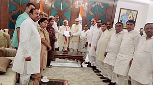 हरियाणा में विधायकों से मांगी जा रही फिरौती, लगातार सामने आ रहे घोटाले और भ्रष्टाचार! कांग्रेस ने राज्यपाल को सौंपा ज्ञापन