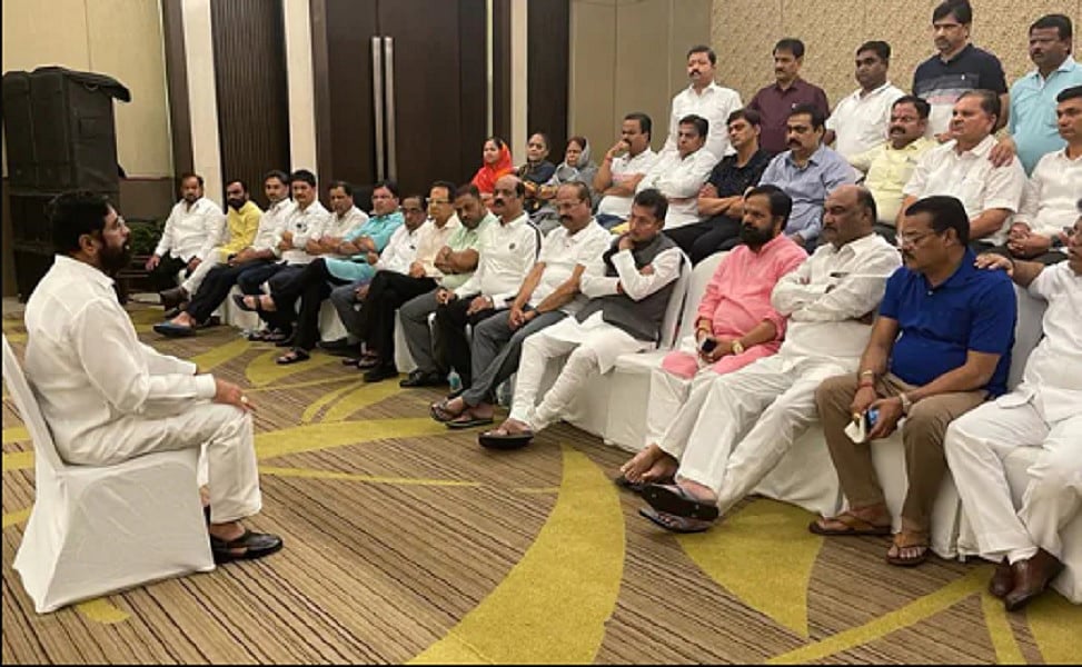 गुवाहाटी गए शिवसेना के बागी विधायक खा गए 22 लाख का खाना, 70 लाख सिर्फ होटल में रहने का बिल आया