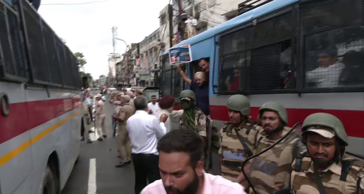 कश्मीर से कन्याकुमारी तक कांग्रेस का हल्ला बोल, ED के खिलाफ प्रदर्शन, मोदी सरकार के खिलाफ नारेबाजी