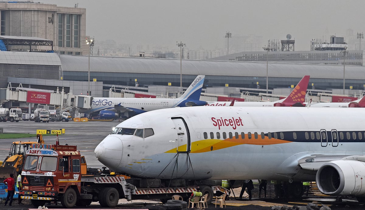 मुश्किल में SpiceJet! सुरक्षित सेवा देने में नाकाम, DGCA ने जारी किया कारण बताओ नोटिस