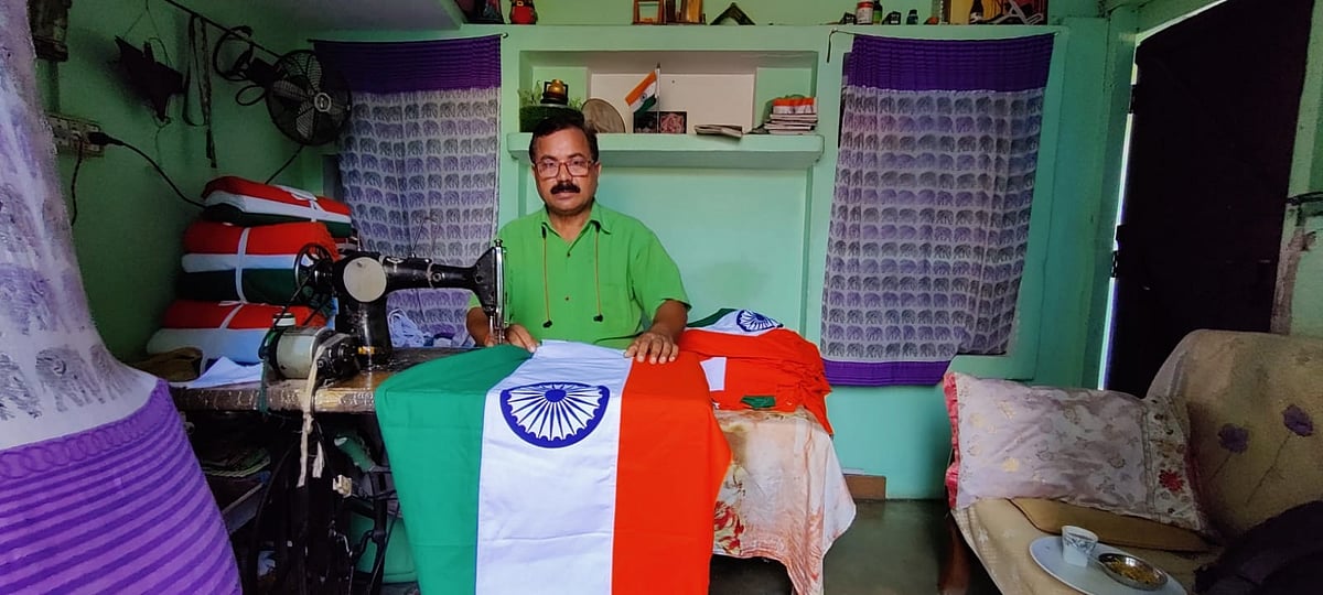 यूपी के मेरठ की देने है भारत की शान तिरंगा, नत्थे सिंह ने लालटेन की रोशनी में बनाया था आजाद भारत का पहला तिरंगा