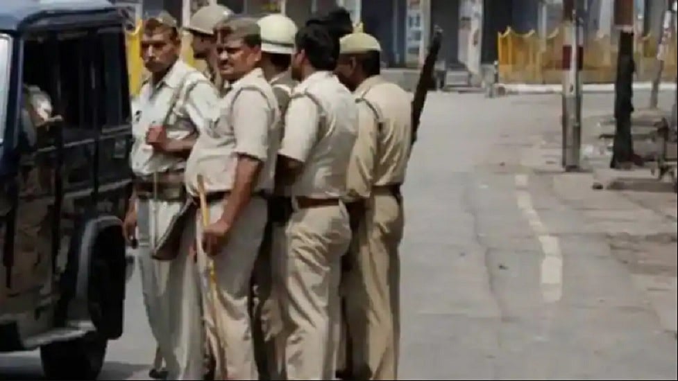 नोएडा में अवैध रूप से रह रहे थे चीन के 15 नागरिक, पुलिस ने पकड़ा, डिटेंशन सेंटर भेजा