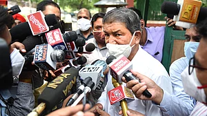 UKSSSC पेपर लीक मामले में CBI जांच की मांग तेज, हरीश रावत बोले- BJP में अभी कई 'हाकम', बड़ी मछलियों पर शिकंजा कसना बाकी