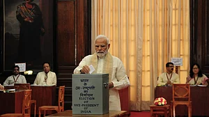 उपराष्ट्रपति चुनाव के लिए वोटिंग जारी, प्रधानमंत्री नरेंद्र मोदी ने डाला वोट
