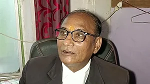 ज्ञानवापी मस्जिद विवाद: मुस्लिम पक्ष के वकील अभय नाथ यादव का हार्ट अटैक से निधन