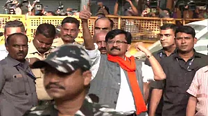शिवसेना सांसद संजय राउत को राहत नहीं, कोर्ट ने 3 दिन के लिए ईडी की हिरासत में भेजा