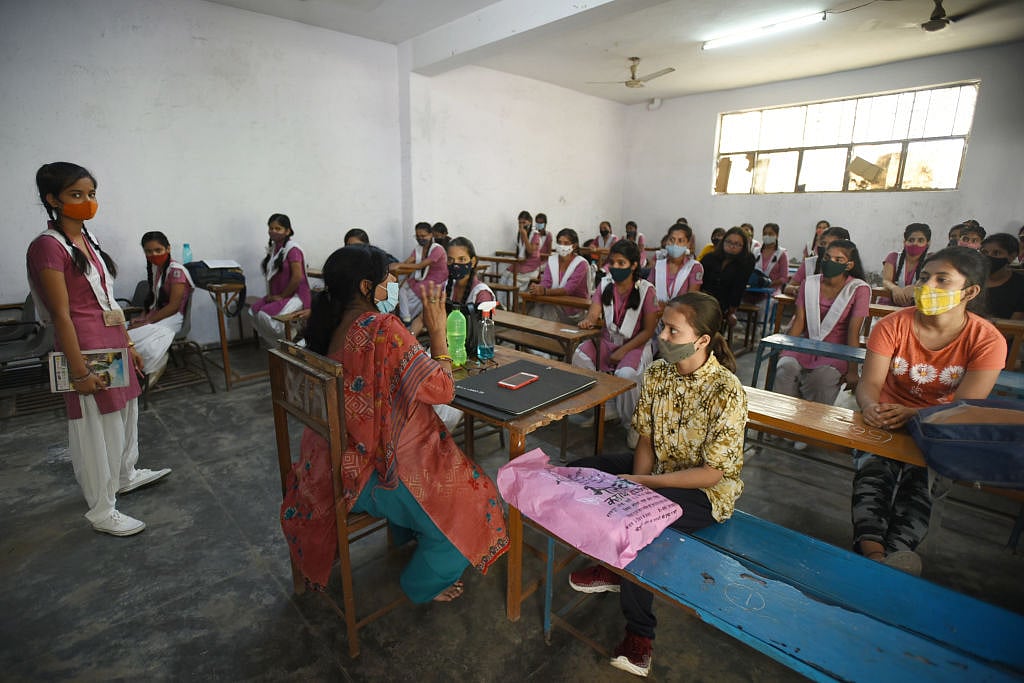 सेहत, शिक्षा, पब्लिक ट्रांसपोर्ट, बिजली निजी क्षेत्र को देने की तैयारी में उत्तर प्रदेश की योगी सरकार