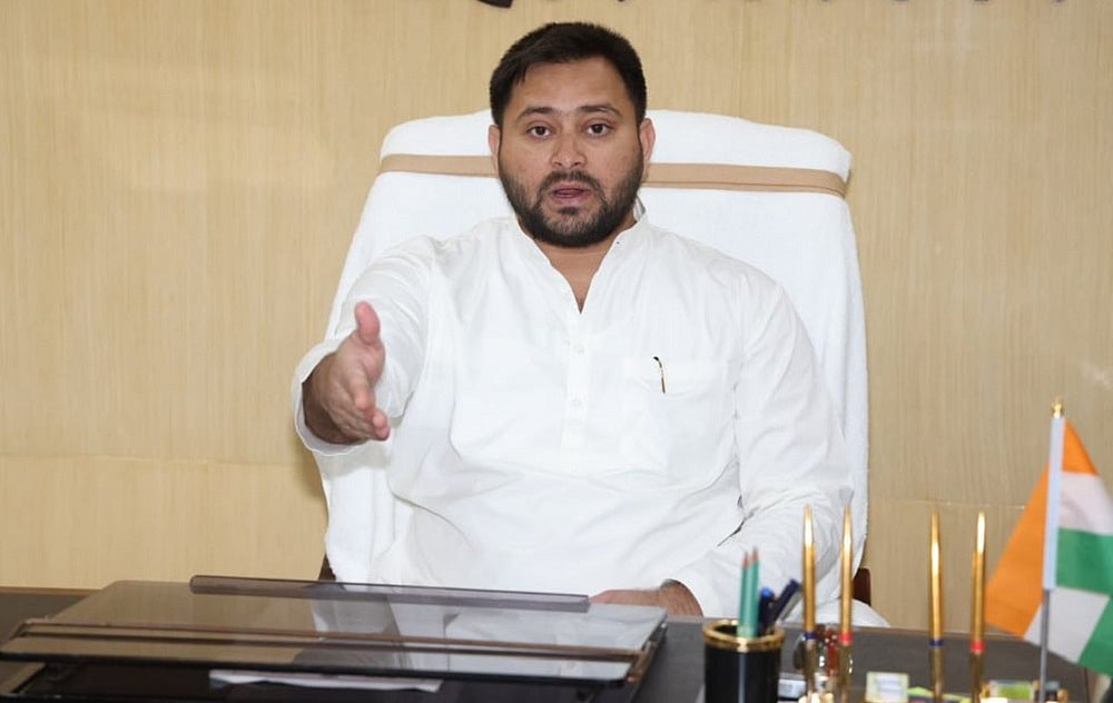 गुरुग्राम के जिस मॉल पर CBI, ED ने मारा छापा, वो BJP वालों का निकला, तेजस्वी ने कागजात दिखाकर किया दावा