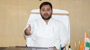 गुरुग्राम के जिस मॉल पर CBI, ED ने मारा छापा, वो BJP वालों का निकला, तेजस्वी ने कागजात दिखाकर किया दावा