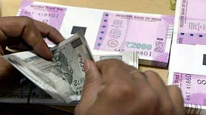 RBI के रेपो रेट बढ़ाते ही इन दो बैंकों ने महंगा किया कर्ज! अब ग्राहकों को और ढीली करनी पड़ेगी जेब