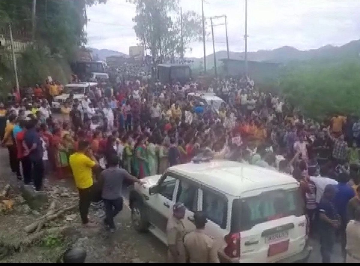 अंकिता भंडारी हत्याकांड: लोगों ने नेशनल हाईवे 58 किया जाम, सीएम धामी ने दिया फास्ट्रैक कोर्ट में सुनवाई का आश्वासन   