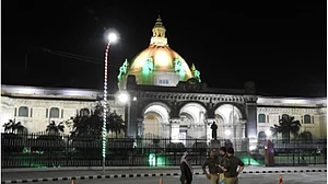 यूपी में महिलाओं-बच्चों के खिलाफ अपराध में अब नहीं मिलेगी अग्रिम जमानत, विधानसभा में CRPC संशोधन विधेयक पास