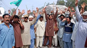 दुनिया की खबरें: किसानों ने इस्लामाबाद को किया अस्त-व्यस्त और मरियम नवाज को राहत मिलने से शरीफ परिवार में जीत की चमक