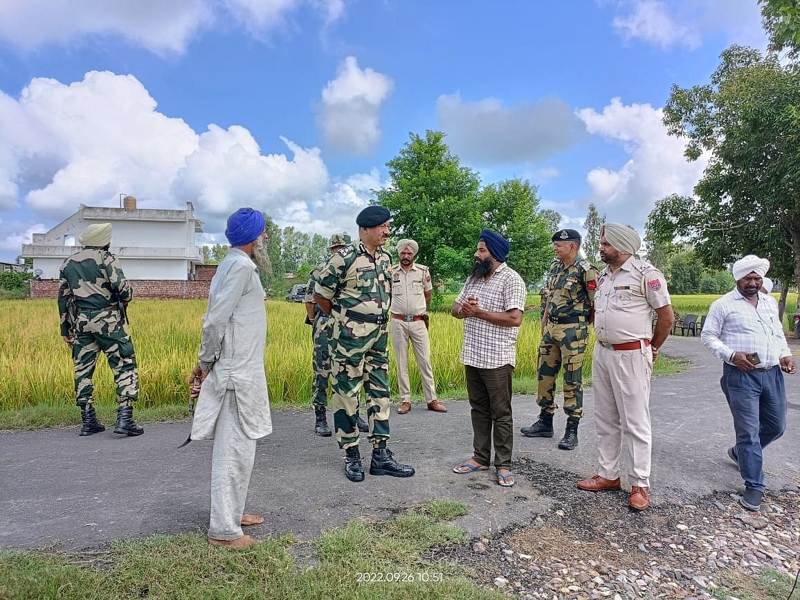सीमा पर ना'पाक' हरकत, पंजाब में फिर दिखा पाकिस्तानी ड्रोन, सुरक्षा बलों ने गोलीबारी कर खदेड़ा