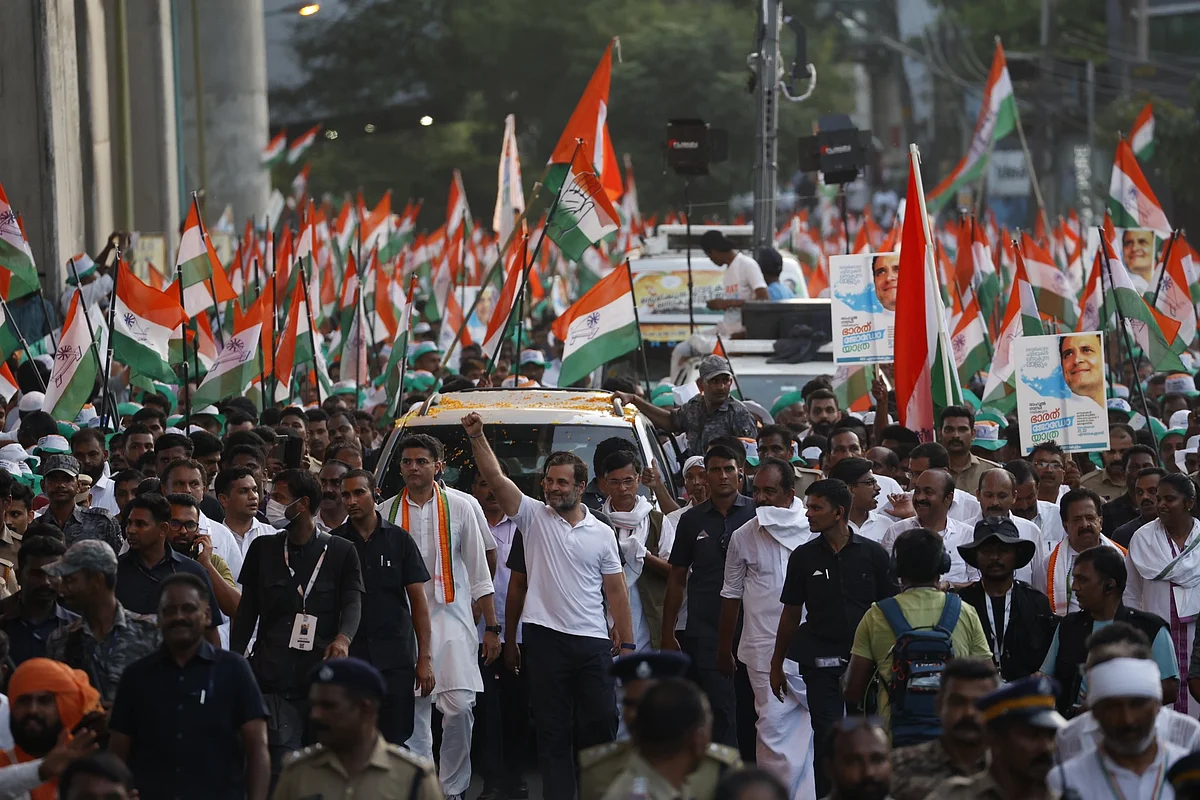 लोगों के मन में राहुल की छवि उस मसीहा के जैसी बन रही, जो सबका दुख दूर करने के लिए दुष्ट ताकतों से निकला है लड़ने