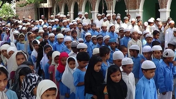 उत्तर प्रदेश: मदरसों के सर्वेक्षण का मामला, देवबंद दारुल उलूम ने 24 सितंबर को मदरसा प्रमुखों की बैठक बुलाई 