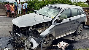 तेज हुई साइरस मिस्त्री की हादसे में मौत की जांच, मर्सिडीज के चिप और ब्लैक बॉक्स जांच के लिए जर्मनी भेजे जाएंगे