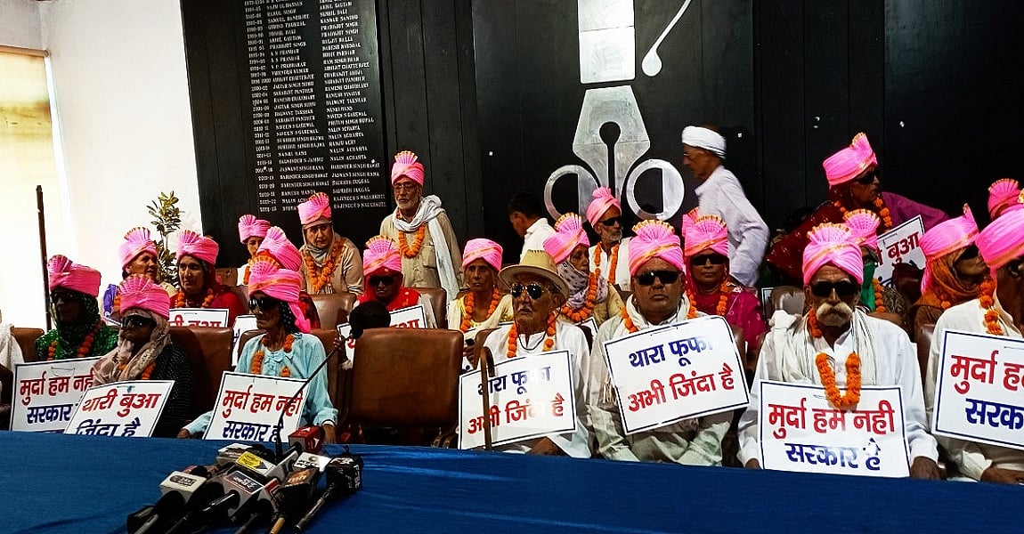 हरियाणा में बोल पड़े मुर्दे, खोल दी खट्टर सरकार की पोल, बोले- मुर्दा हम नहीं, ये सरकार है