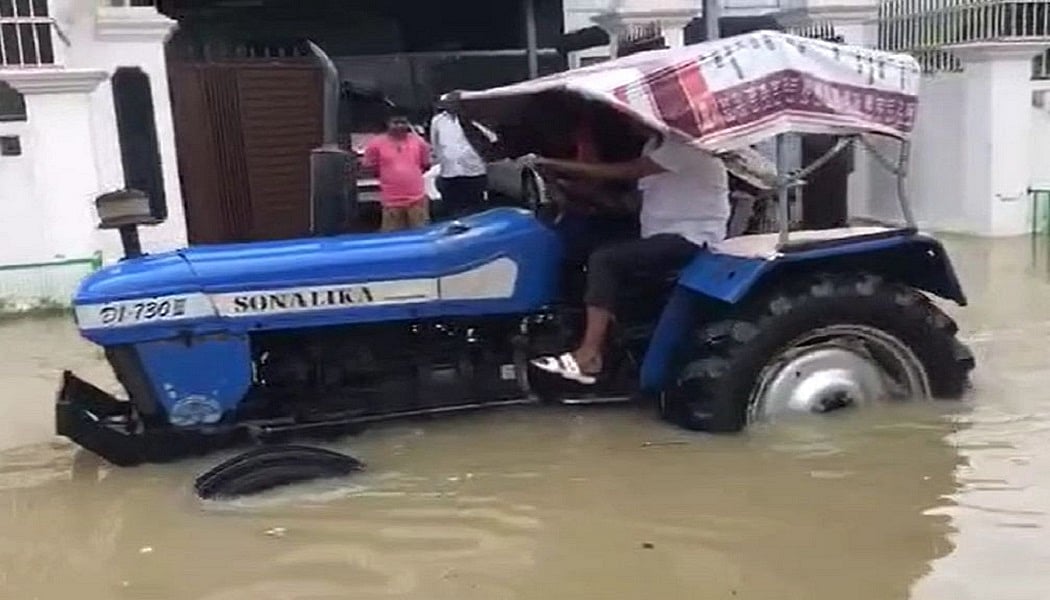 वीडियो: बारिश ने दिखा दी 'स्मार्ट सिटी' लखनऊ की असली तस्वीर! डूब गए मोहल्ले, जलमग्न हुए अस्पताल 