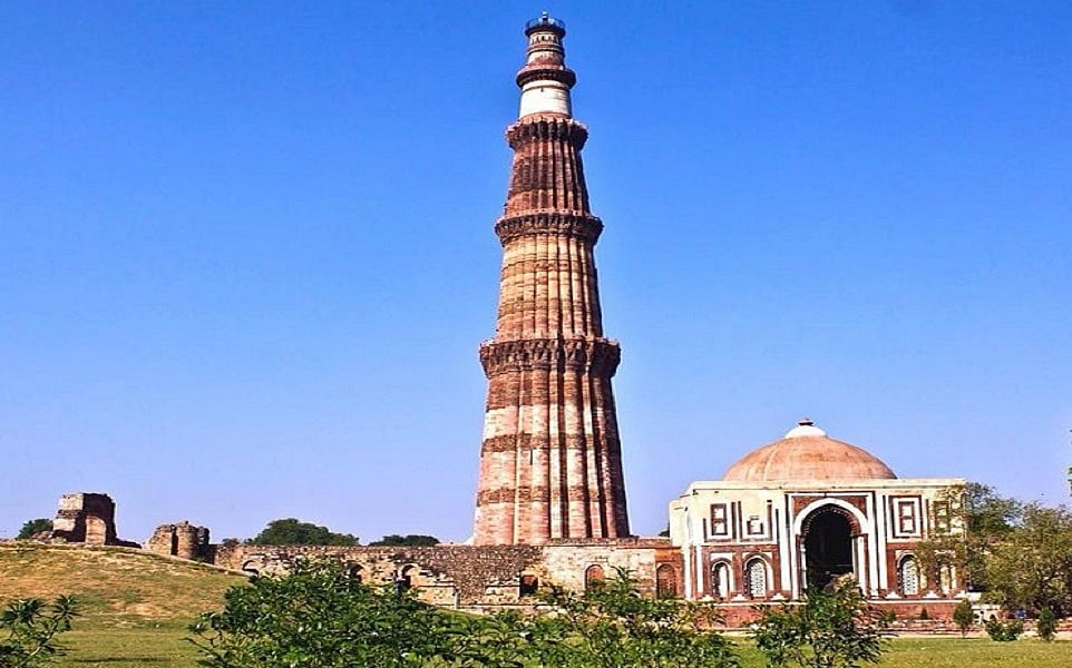 दिल्ली कोर्ट ने कुतुब मीनार पर दावे को किया खारिज, आगरा राजघराने का सदस्य बताकर लगाई थी याचिका