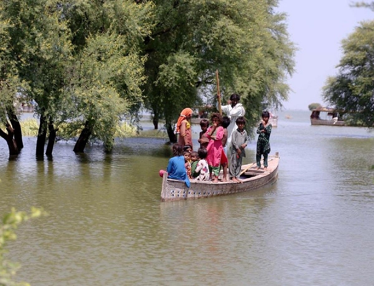 पाकिस्तान में बाढ़ से तबाही! 11 लाख से अधिक घर बर्बाद, बेघर हुए लाखों लोग, मदद के लिए आगे आया संयुक्त राष्ट्र