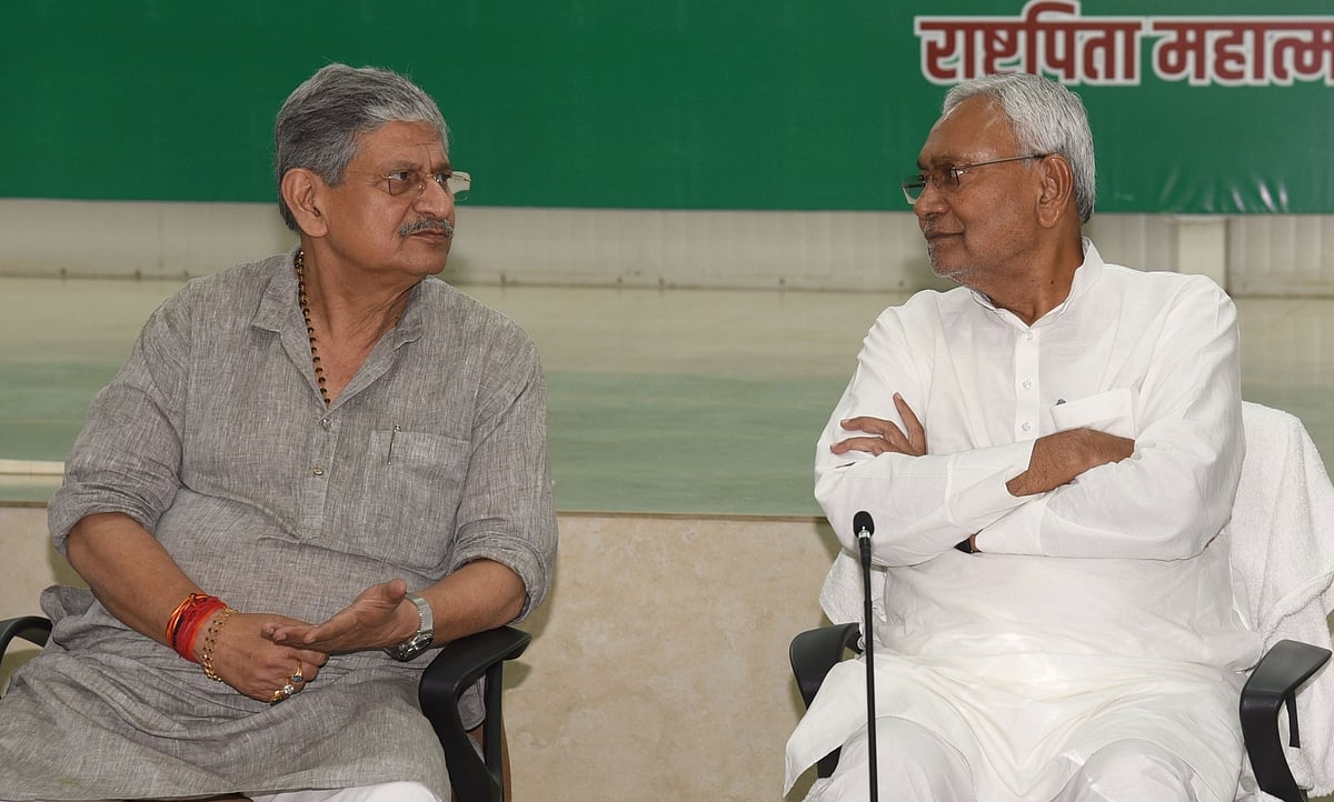 नीतीश के यूपी से 'मिशन 24' की शुरूआत करने के कयास से बीजेपी में बौखलाहट! सुशील मोदी बोले- लोकसभा का चुनाव लड़ें...
