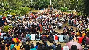 बैंगलोर यूनिवर्सिटी में गणेश मंदिर के निर्माण का विरोध, छात्रों ने BJP पर लगाया भगवाकरण करने का आरोप