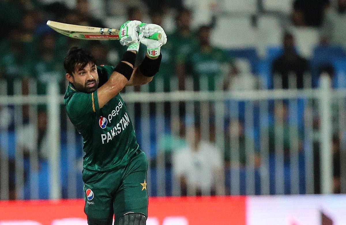 T20 Rankings : बाबर को पछाड़ कर नंबर वन बल्लेबाज बने रिजवान, चौथे स्थान पर खिसके सूर्यकुमार
