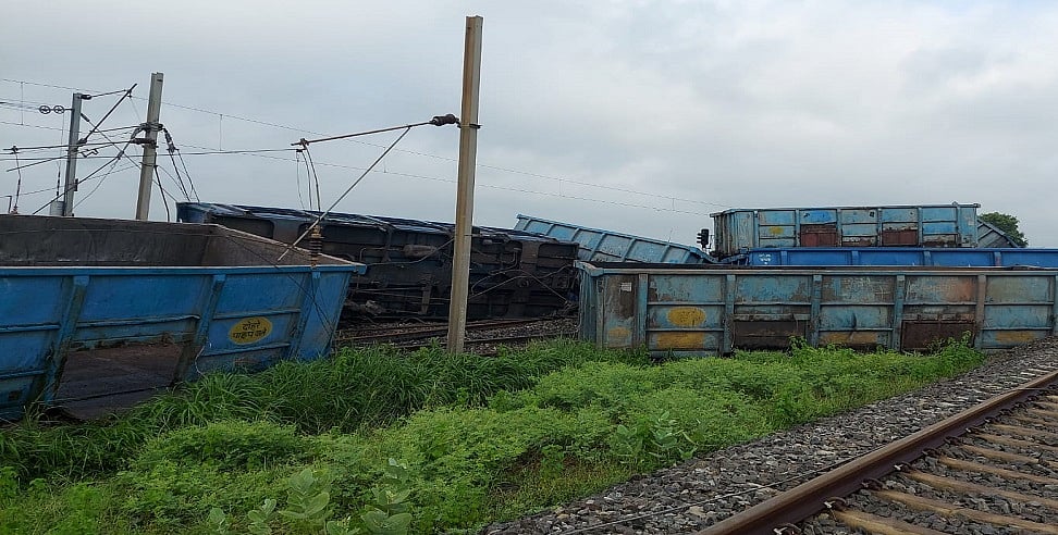 बिहार के सासाराम में रेल हादसा, पटरी से उतरे मालगाड़ी के डिब्बे, गया-हावड़ा रेल रूट पर कई ट्रेनें प्रभावित
