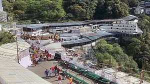 उधमपुर धमाके के बाद बढ़ाई गई माता वैष्णो देवी भवन की सुरक्षा, कटरा में भी सुरक्षा के चाक चौबंद इंतजाम