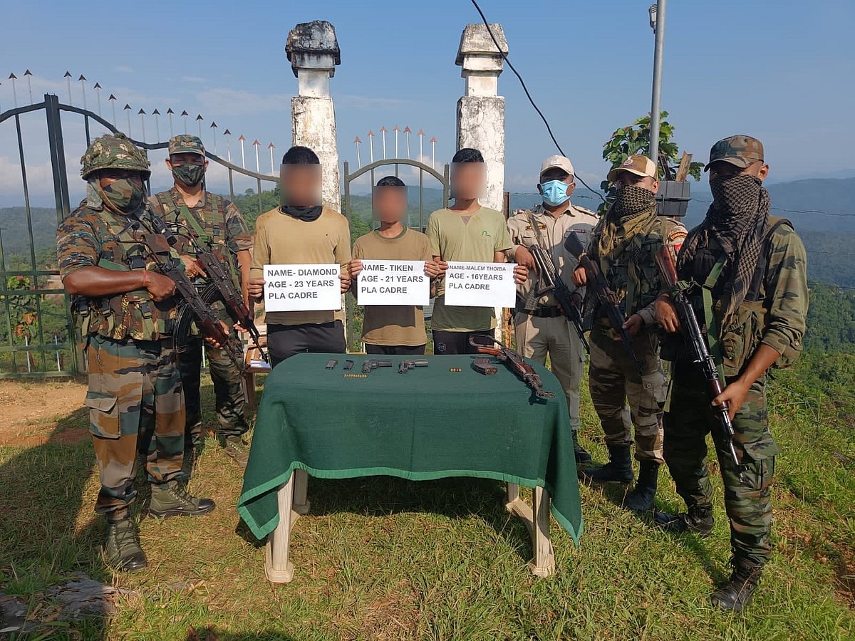 मणिपुर: असम राइफल्स को बड़ी सफलता लगी हाथ, 3 PLA उग्रवादियों को किया गिरफ्तार, हथियार बरामद 