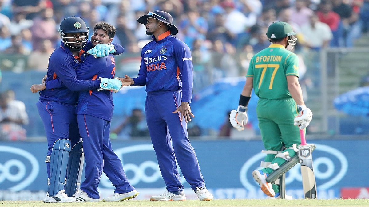 खेल की खबरें: भारत ने  3rd ODI में SA को 7 विकेट से हराया, 2-1 से जीती सीरीज और दीप्ति ने T20 रैंकिंग में मचाया तहलका  